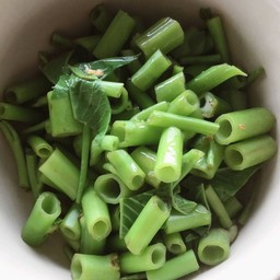 ผักบุ้งลวก