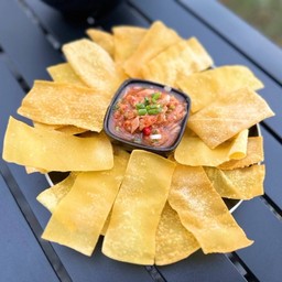 ยำทูน่าเกี๊ยวกรอบ