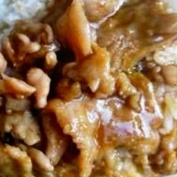 ข้าวหมูชิ้นผัดซอส