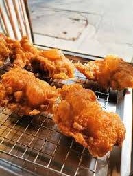 เจ้อุ้ยไก่ทอด ( มิตรภาพซอย 4 ) มิตรภาพ ซ.4