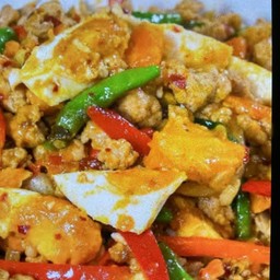 ข้าวไก่ผัดไข่เค็ม