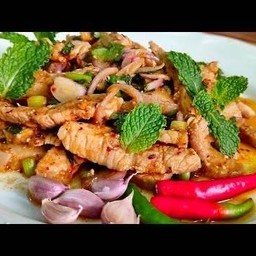 ครัวแม่ปุ้ย ลาบเป็ดอุดร ก๋วยเตี๋ยวคลุก