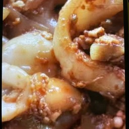 ข้าวปลาหมึกผัดซอส