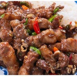 หมูผัดกะปิราดข้าว