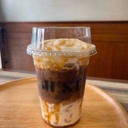 Iced Caramel Macchiato