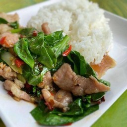 ข้าวคะน้าหมู