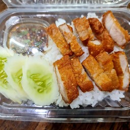 ข้าวสามชั้นทอดน้ำปลา