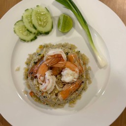 ข้าวผัดกุ้งจานใหญ่