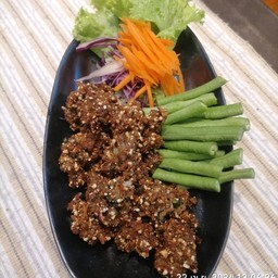 ลาบหมูทอด
