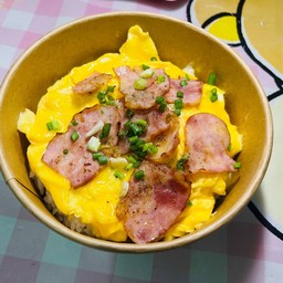 ข้าวไข่ข้นเบคอน