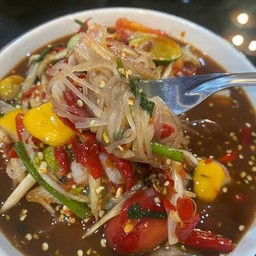 ตำเส้นเล็กหมูยอ