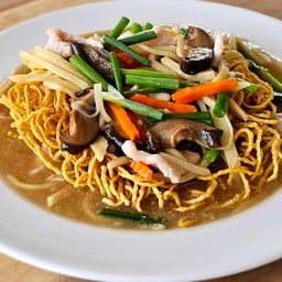 หมี่กรอบราดหน้าหมู