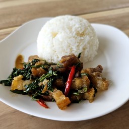 ข้าวกะเพราหมูกรอบ