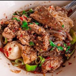 ก๋วยเตี๋ยวเรือหมูสด+หมูตุ๋น