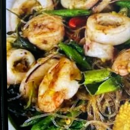 ผัดวุ้นเส้นขี้เมาปลาหมึก