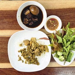 ข้าวราดแกง 2 อย่าง