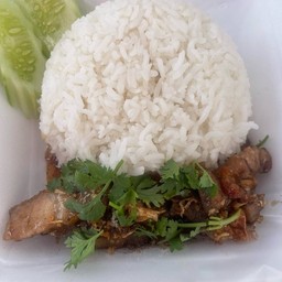 ข้าวหมูกรอบทอดกระเทียม