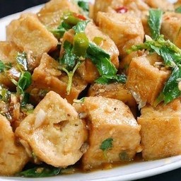 กะเพราเต้าหู้มังสวิรัติราดข้าว