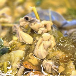 ไก่ต้มขมิ้น