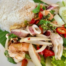 ข้าวผัดขี้เมาทะเล Drunken Holy Basil Fried Rice With Seafood