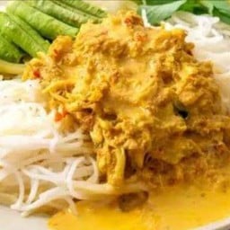 ขนมจีนน้ำยาแกงปู เนื้ออกปู