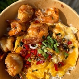 ข้่าวไข่ข้นกุ้งคั่วพริกเกลือ