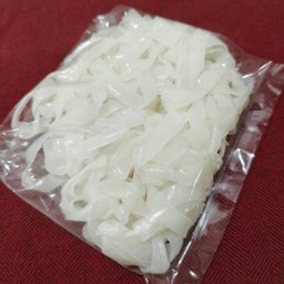 เส้นก๋วยเตี๋ยวน้ำเงี้ยว