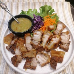 หมูกรอบ