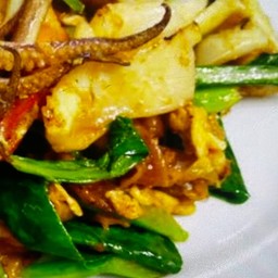 วุ้นเส้นผัดซีอิ้วปลาหมึก