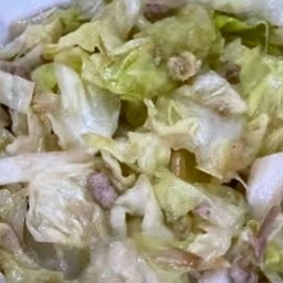 ข้าว ผัดกระหล่ำปลีไก่สับ