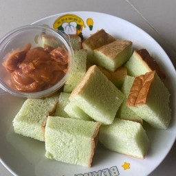 ขนมปังสังขยาชาไทย