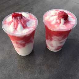 สตอเบอรี่ปั่นสมูทตี้โยเกิต