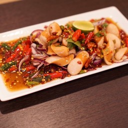 ยำไส้กรอก