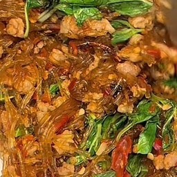 วุ้นเส้นพริกแกงหมูชิ้นราดข้าว