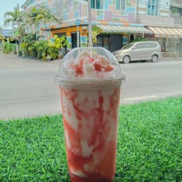 สตอเบอรี่นมสด