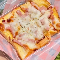 Cheesy toast นาเกลือ