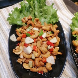 เม็ดมะม่วงหิมพานต์ทอด