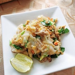 ผัดซีอิ๊วหมู