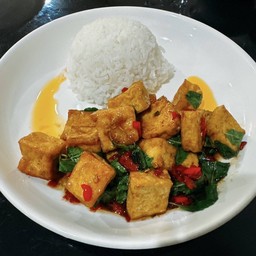 ข้าวราดกระเพราเต้าหู้เจ