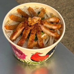 ก๋วยเตี๋ยวหมูกรอบ