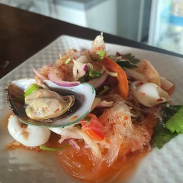 ยำวุ้นเส้นทะเล