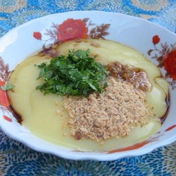 ข้าวแรมฟืน ยำหมี่เหลือง หน้าวัดห้วยปลากั้ง