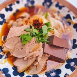 ก๋วยเตี๋ยวเส้นใหญ่
