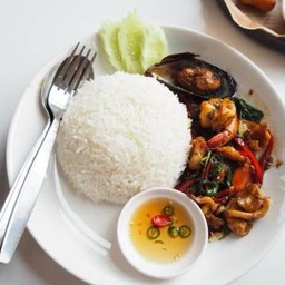 ข้าวกะเพราทะเล