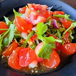 ยำไข่แดงเค็ม