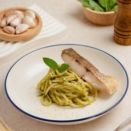ลิงกวิเนเพสโต้ปลากระพง Pesto Seabass Linguine