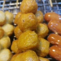 หม่าล่า ลูกชิ้นทอด by  แหม่ม