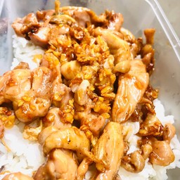 ไก่กระเทียมพริกไทย