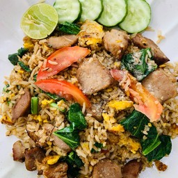 ข้าวผัดสันคอหมูย่าง