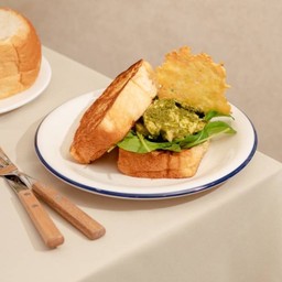 แซนวิชไก่เพสโต้ Chicken Pesto Sandwich